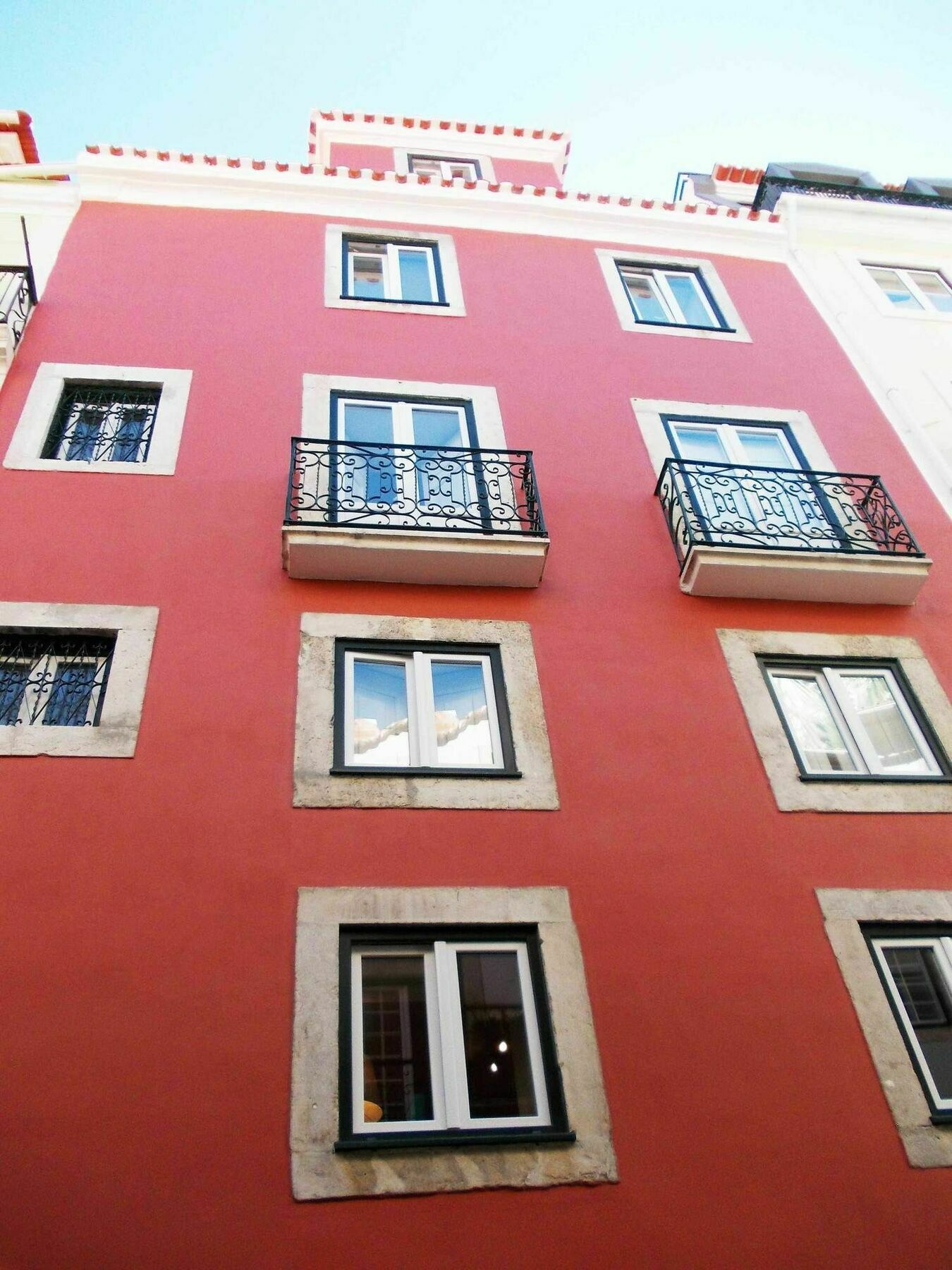 Contemporary By Apartments Alfama Lisbon Exterior photo